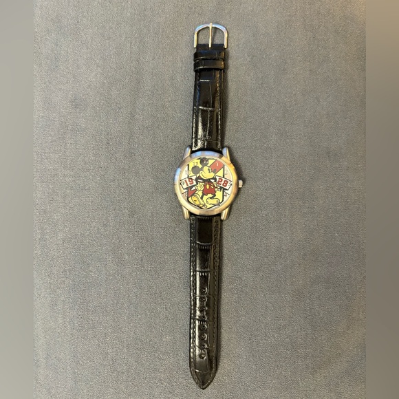 Limited Edition Disney Mickey Mouse Retro Men’s Watch - Picture 2 of 5
